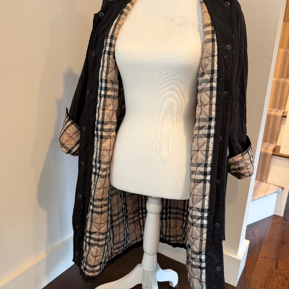 Burberry XS black winter trench coat with fur neck and belt - Picture 2 of 4